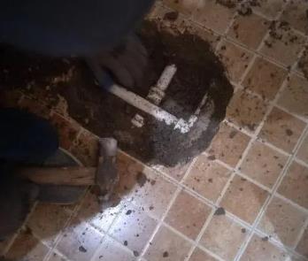 印江卫生间漏水维修公司为您分享下卫生间渗水如何处理及注意事项